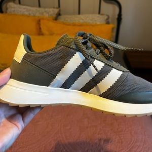 Adidas retro forest green/olive green shoes
